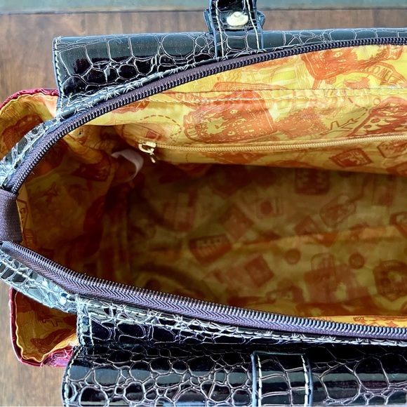 👜 Samantha Brown Burgundy Croco Embossed Overnight Travel Bag 12.5”H x 14”W - Picture 10 of 15